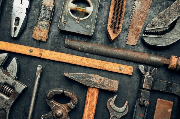 Comment choisir le bon outillage à main pour des travaux de menuiserie ?